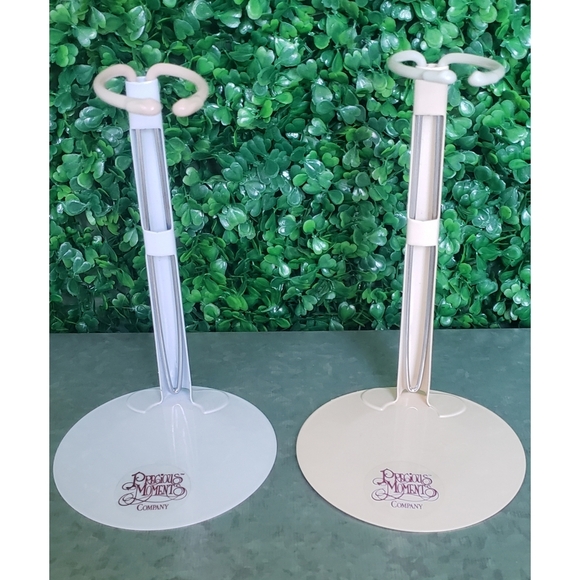 3. Christmas Precious Moments doll - Stephanie - Picture 12 of 12